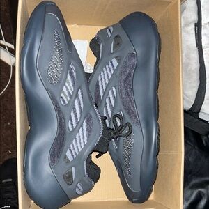 Men's Black Athletic Shoes